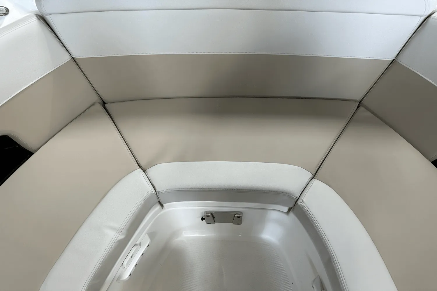 2025 Boston Whaler 240 Vantage Image Thumbnail #95