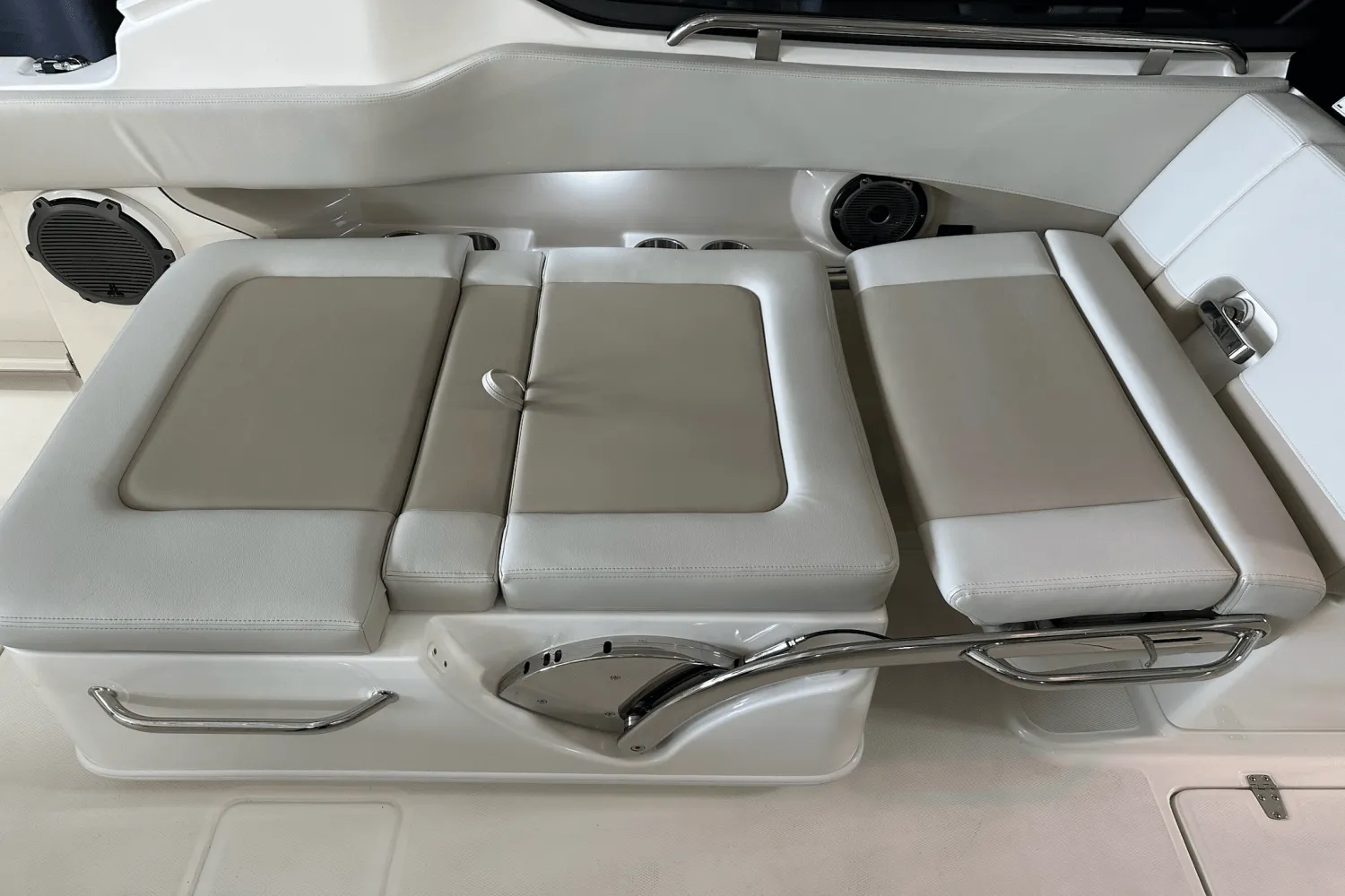 2025 Boston Whaler 240 Vantage Image Thumbnail #48