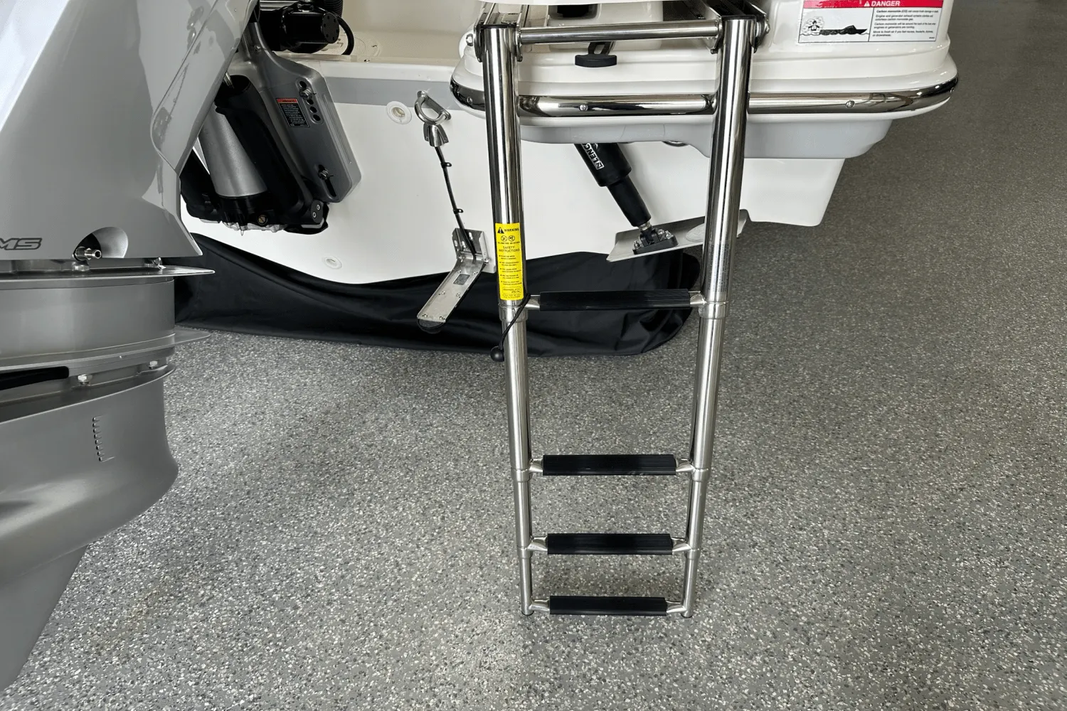 2025 Boston Whaler 240 Vantage Image Thumbnail #4