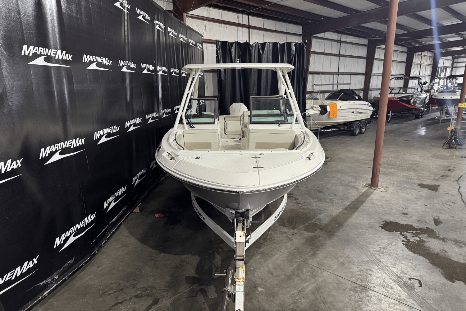 2025 Boston Whaler 240 Vantage Image Thumbnail #1