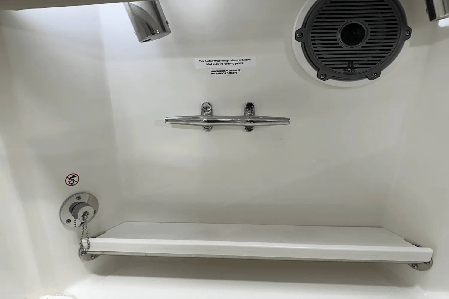 2025 Boston Whaler 240 Vantage Image Thumbnail #34