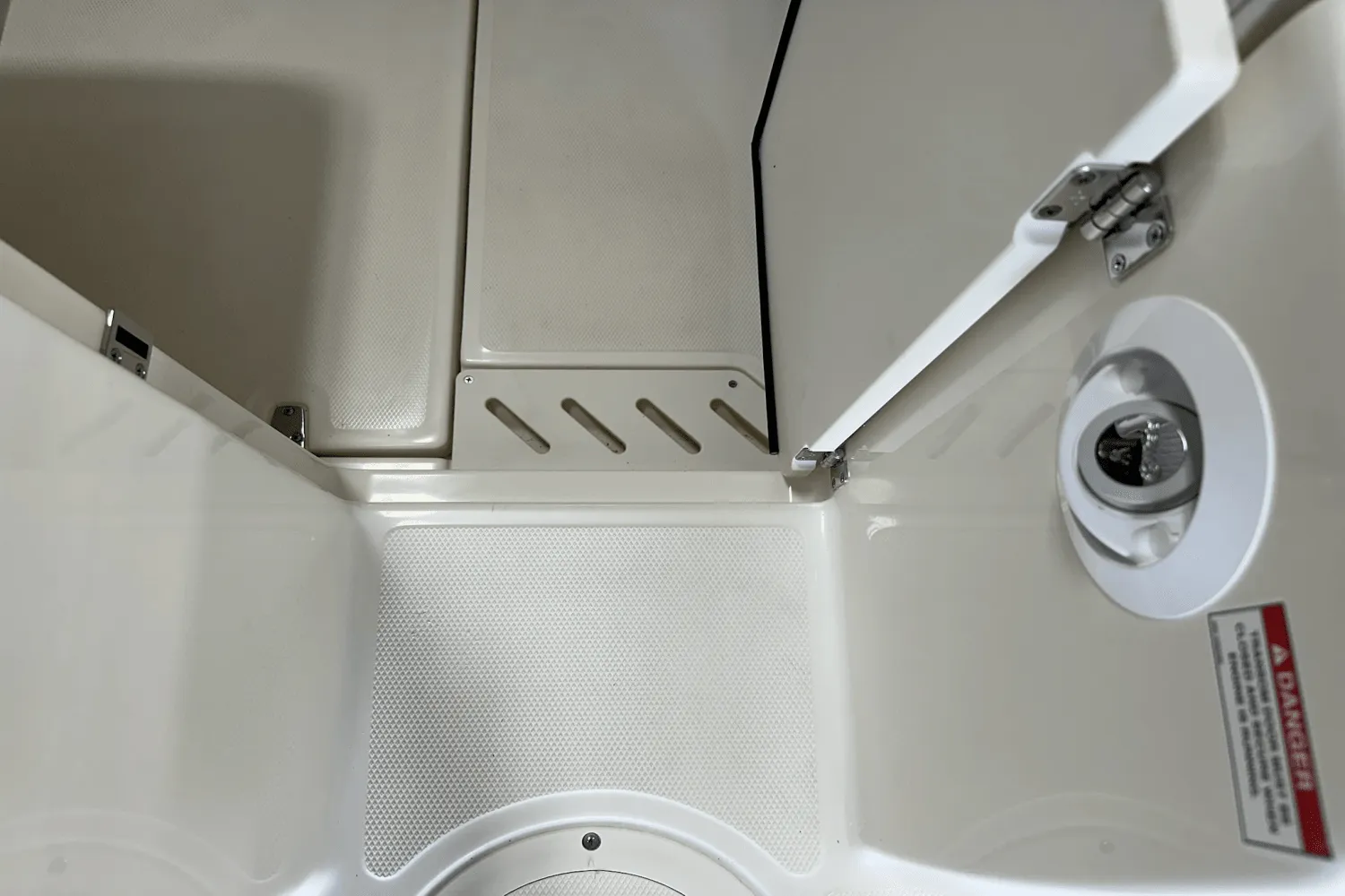 2025 Boston Whaler 240 Vantage Image Thumbnail #21