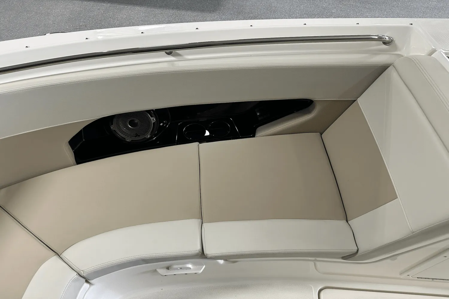 2025 Boston Whaler 240 Vantage Image Thumbnail #98