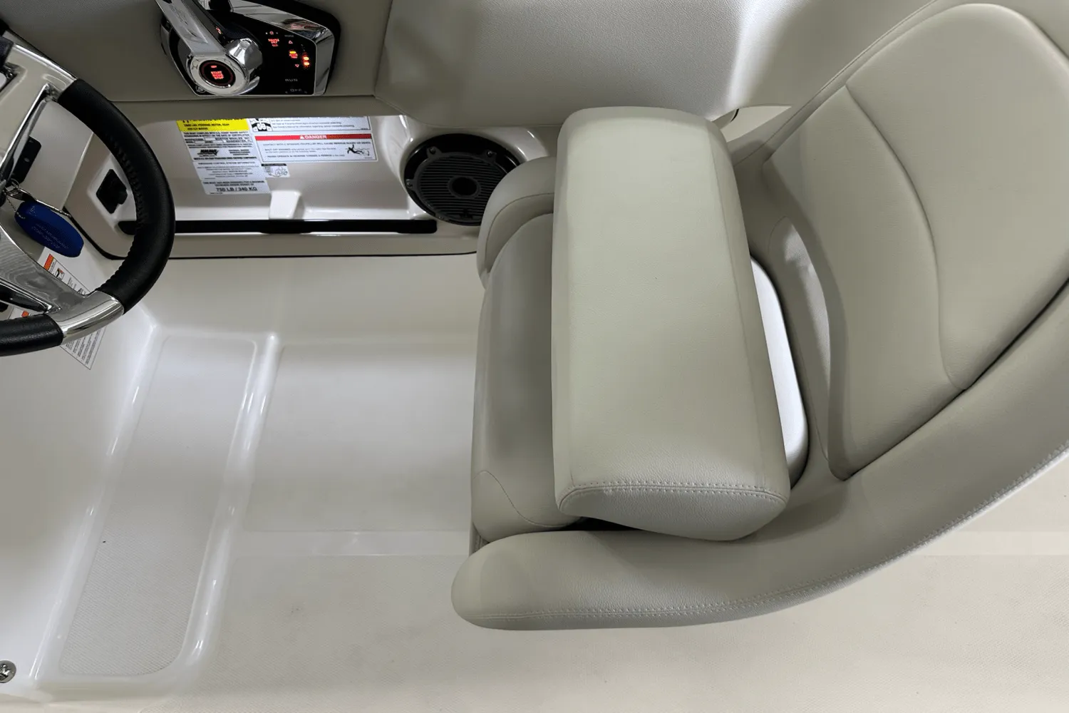 2025 Boston Whaler 240 Vantage Image Thumbnail #68