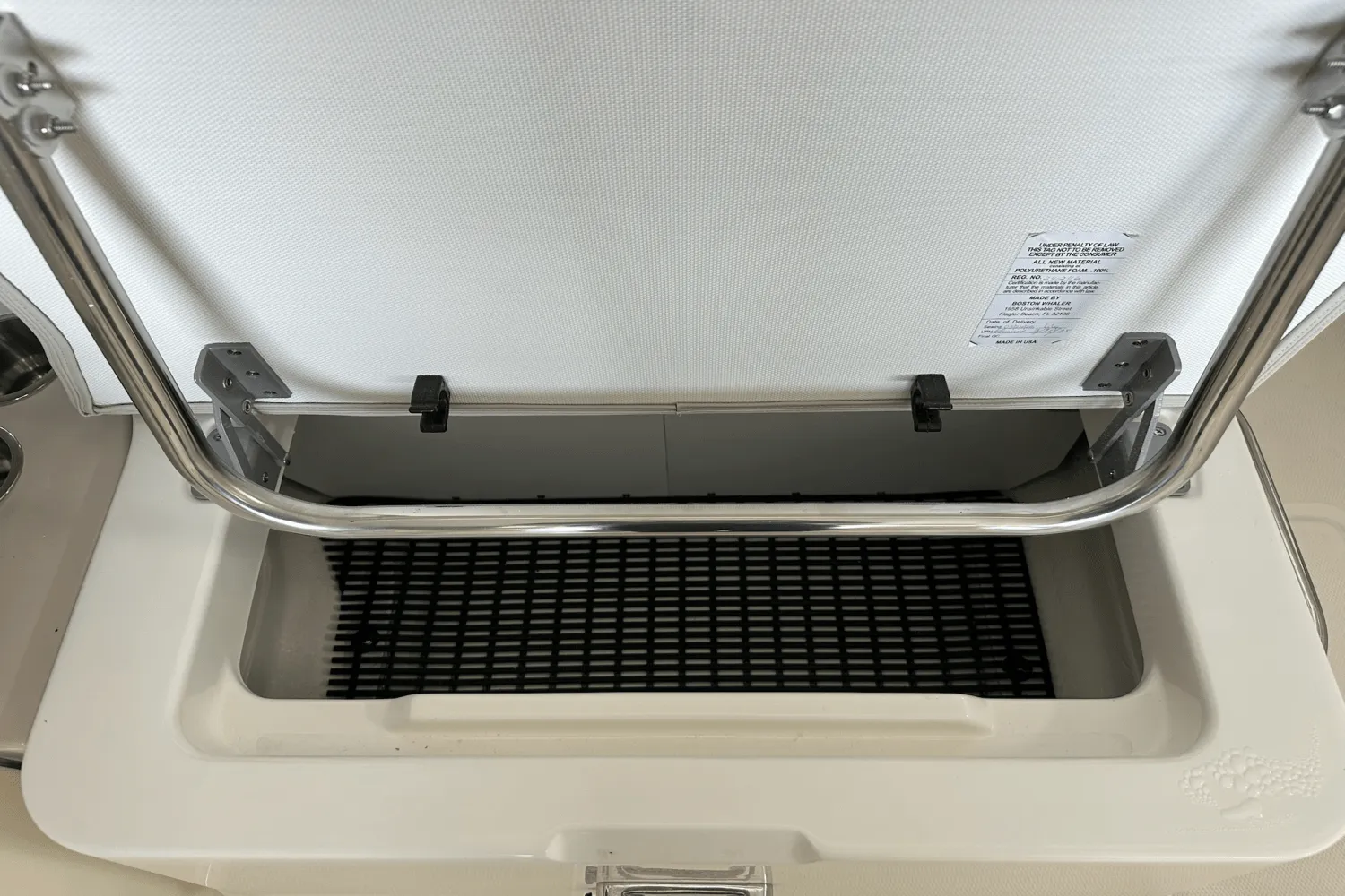 2025 Boston Whaler 240 Vantage Image Thumbnail #40