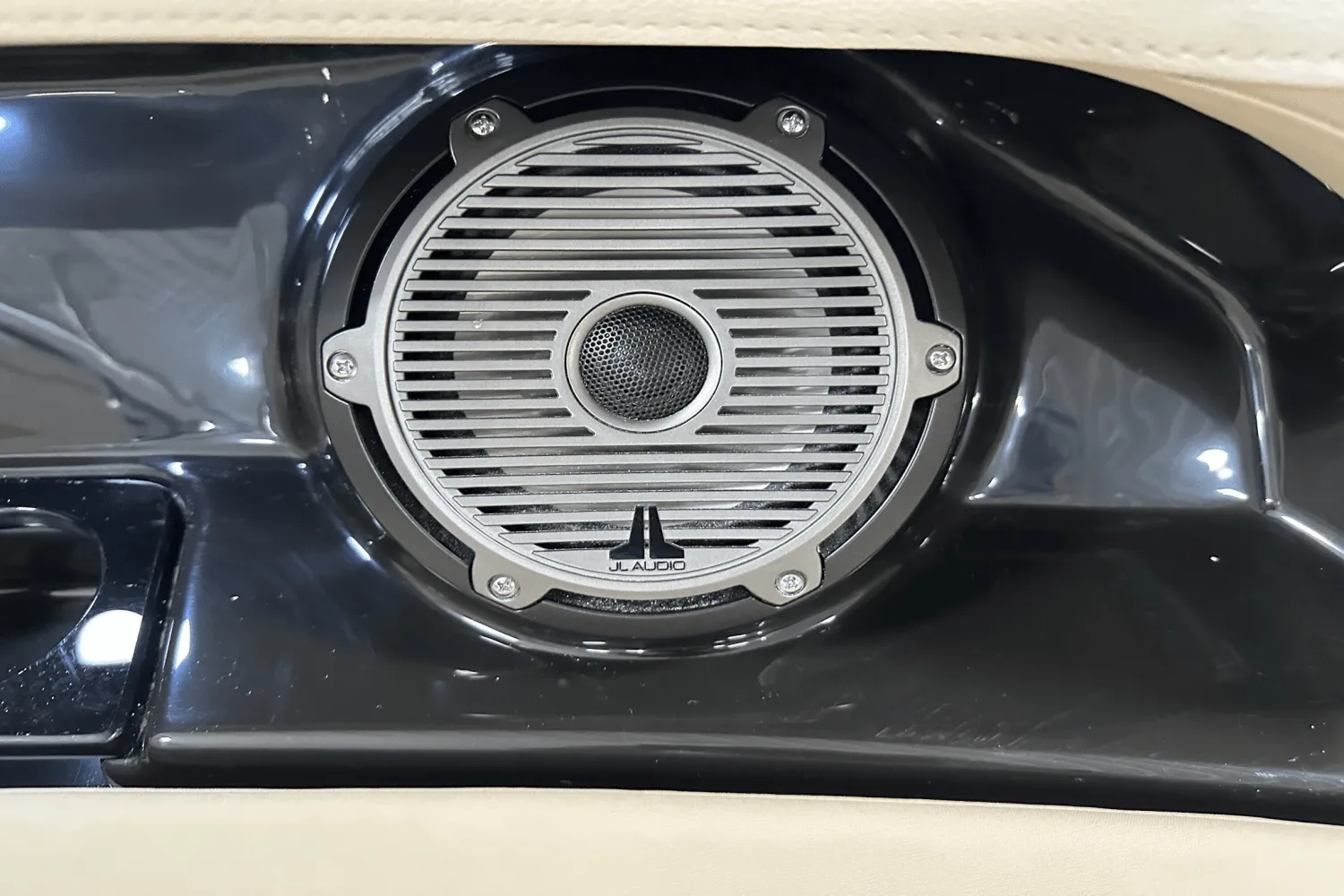 2025 Boston Whaler 240 Vantage Image Thumbnail #94