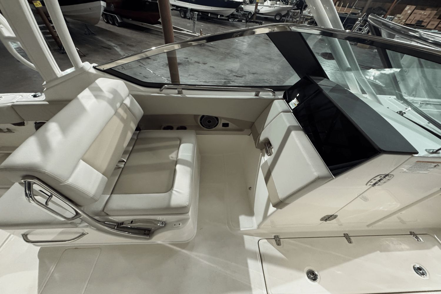 2025 Boston Whaler 240 Vantage Image Thumbnail #15