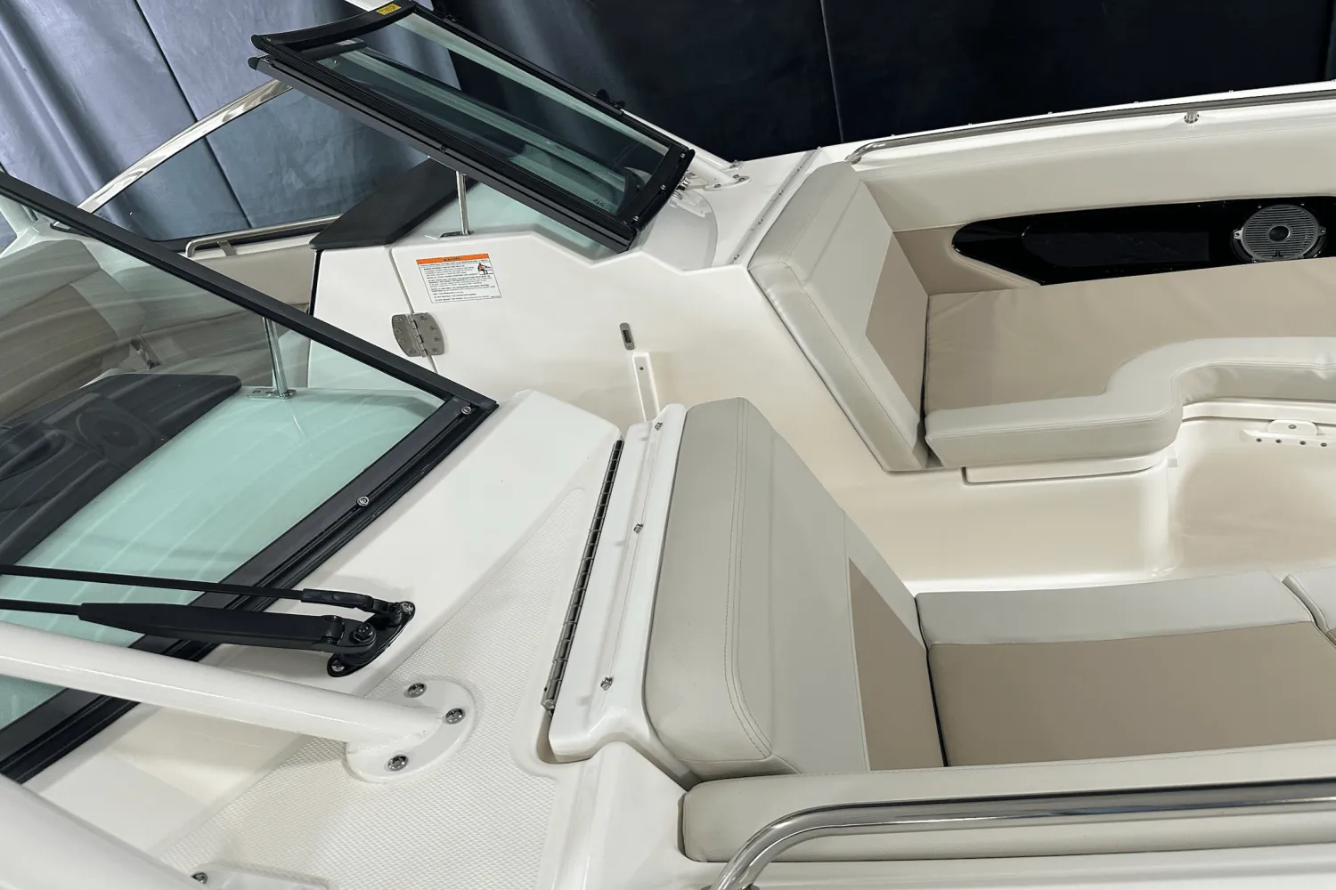 2025 Boston Whaler 240 Vantage Image Thumbnail #12