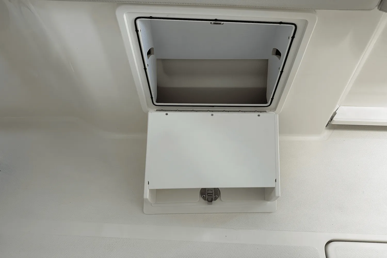 2025 Boston Whaler 240 Vantage Image Thumbnail #64