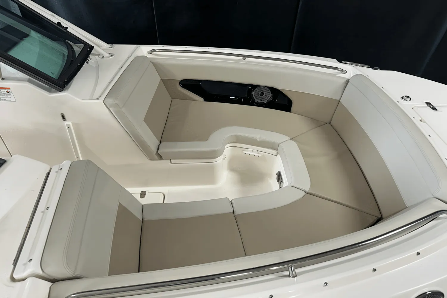 2025 Boston Whaler 240 Vantage Image Thumbnail #13