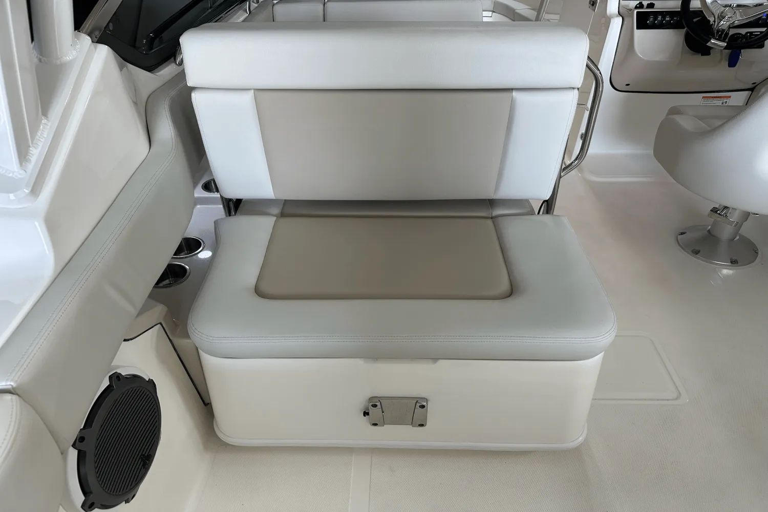 2025 Boston Whaler 240 Vantage Image Thumbnail #38