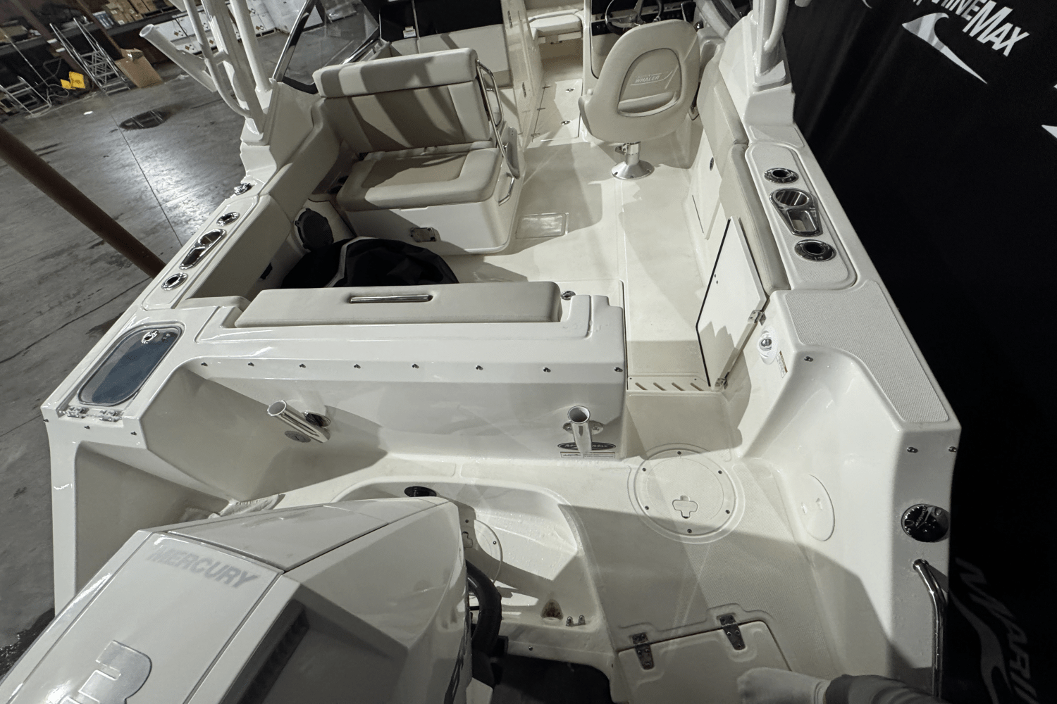 2025 Boston Whaler 240 Vantage Image Thumbnail #7