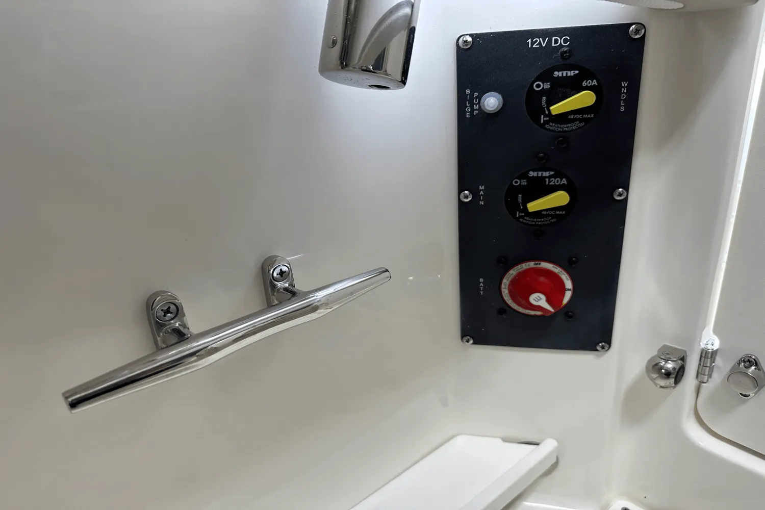 2025 Boston Whaler 240 Vantage Image Thumbnail #26