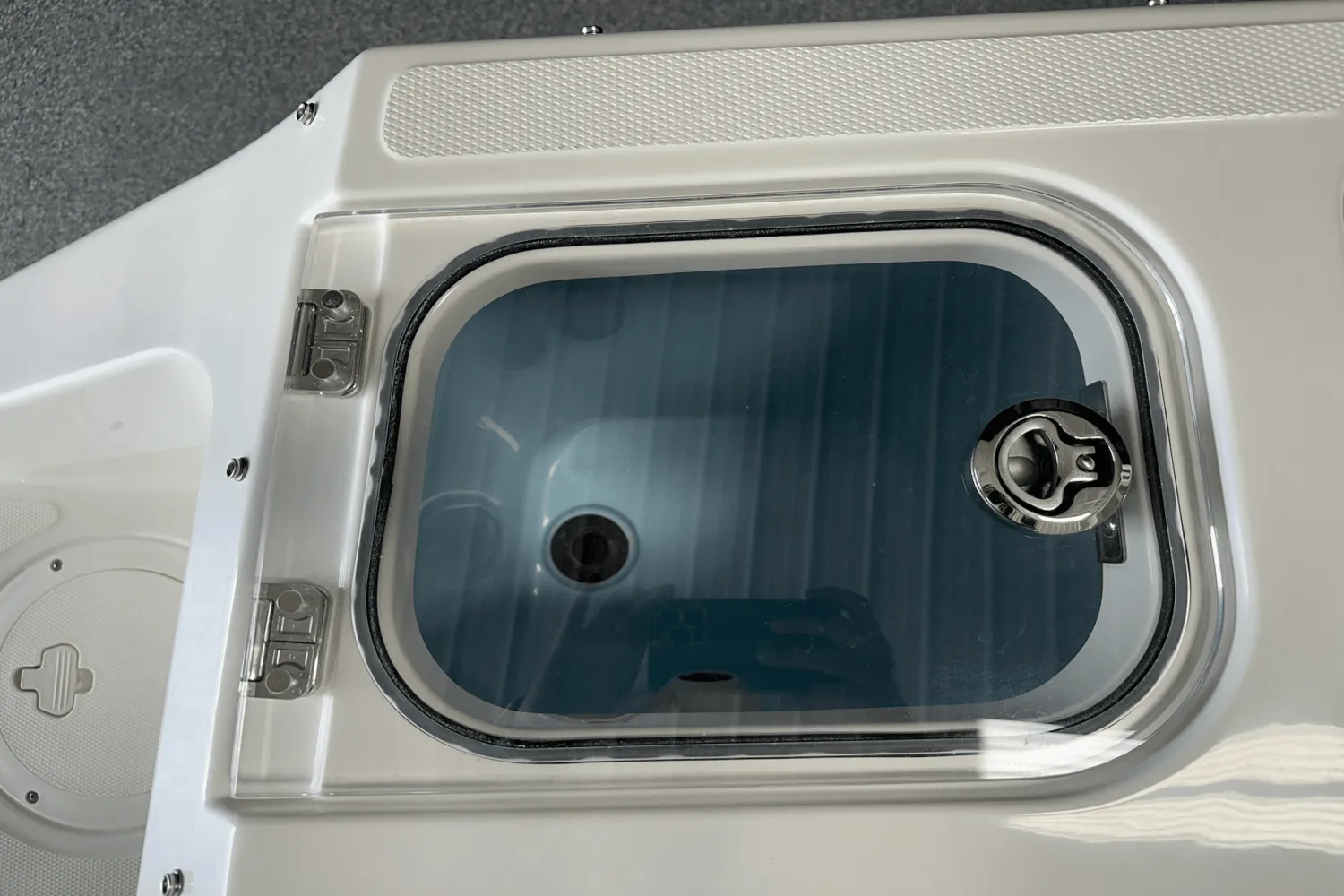 2025 Boston Whaler 240 Vantage Image Thumbnail #19