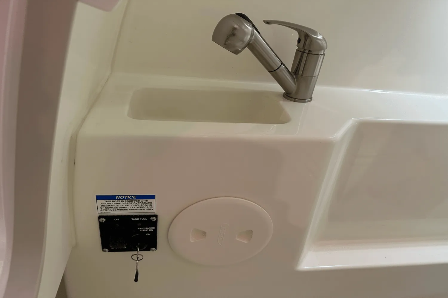 2025 Boston Whaler 240 Vantage Image Thumbnail #60