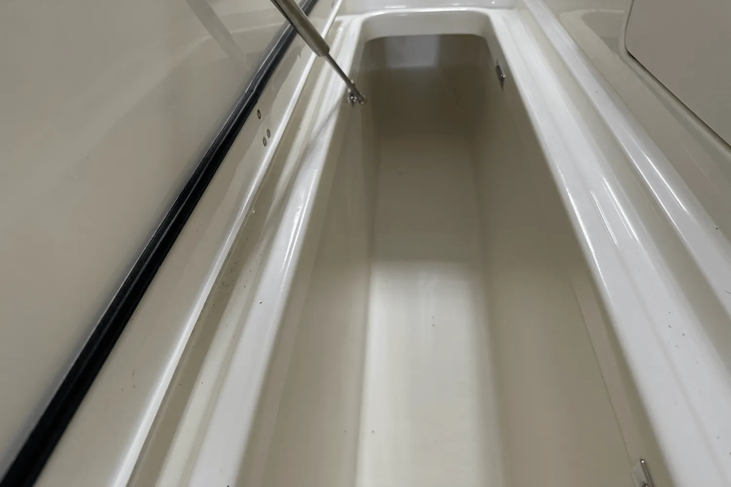 2025 Boston Whaler 240 Vantage Image Thumbnail #86