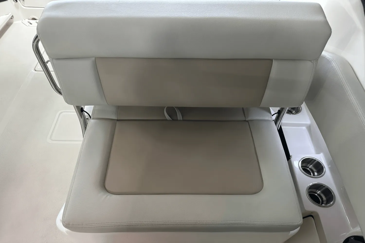 2025 Boston Whaler 240 Vantage Image Thumbnail #43