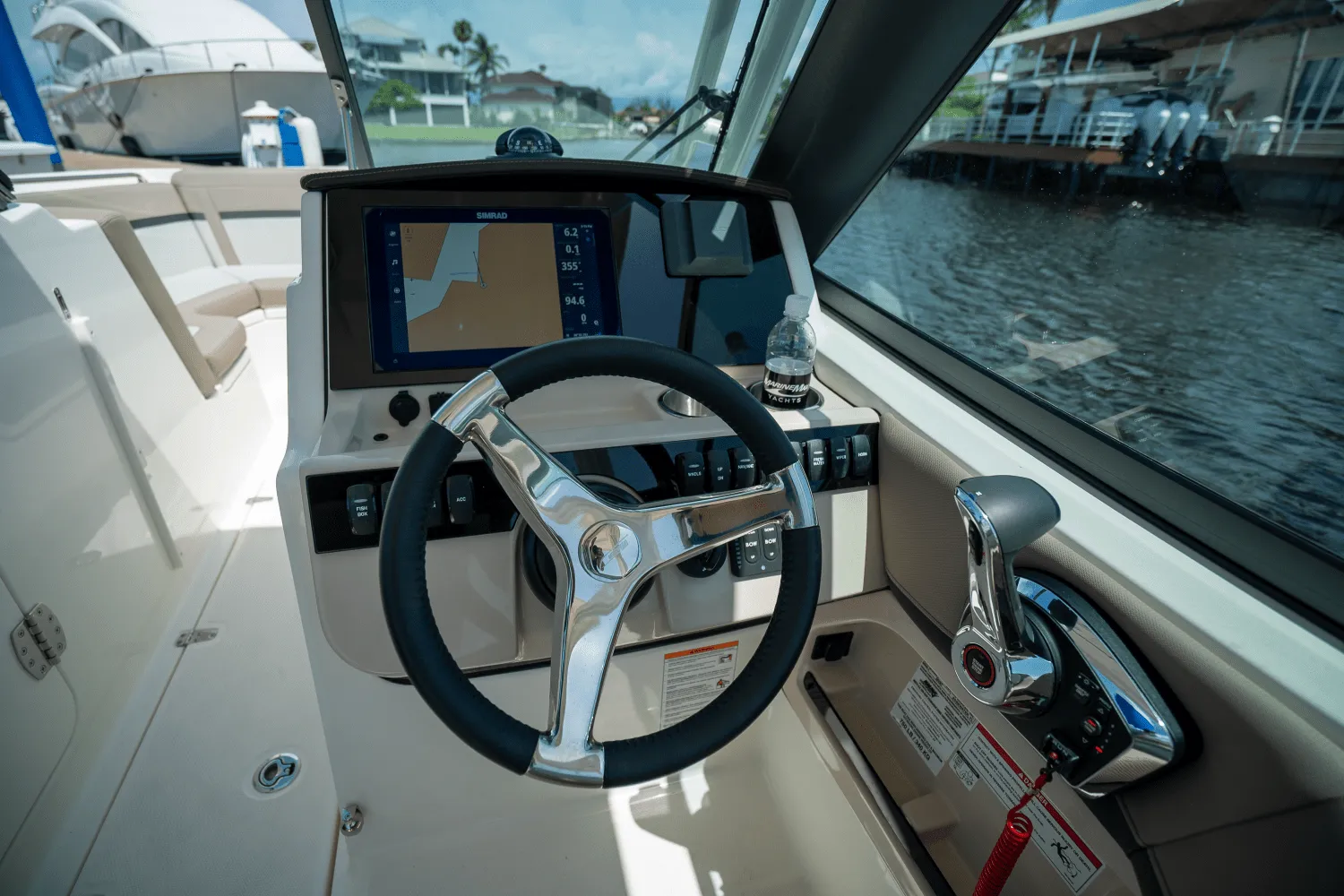 2025 Boston Whaler 240 Vantage Image Thumbnail #14