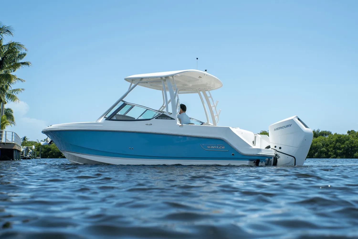 2025 Boston Whaler 240 Vantage Image Thumbnail #32