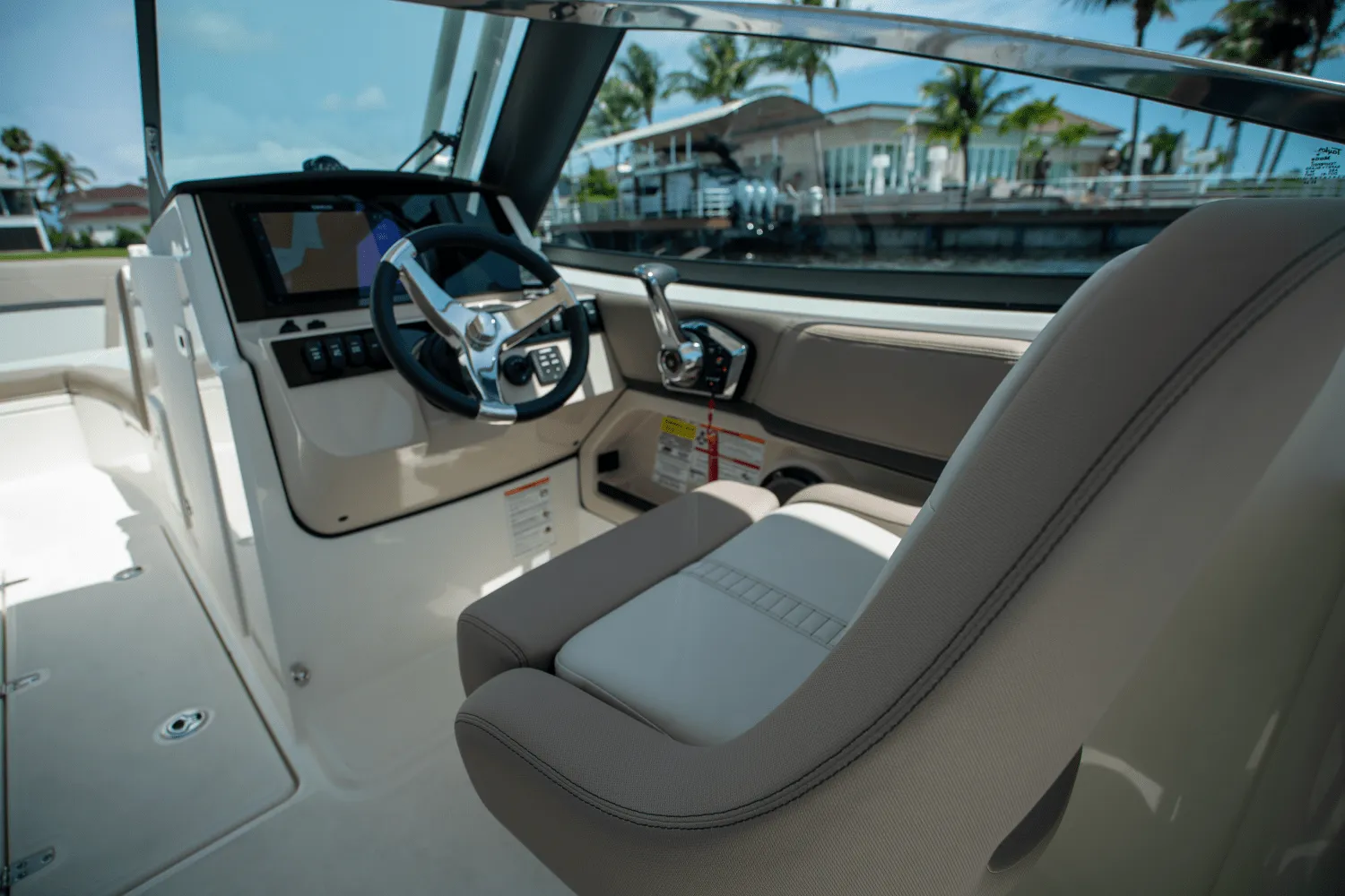 2025 Boston Whaler 240 Vantage Image Thumbnail #13