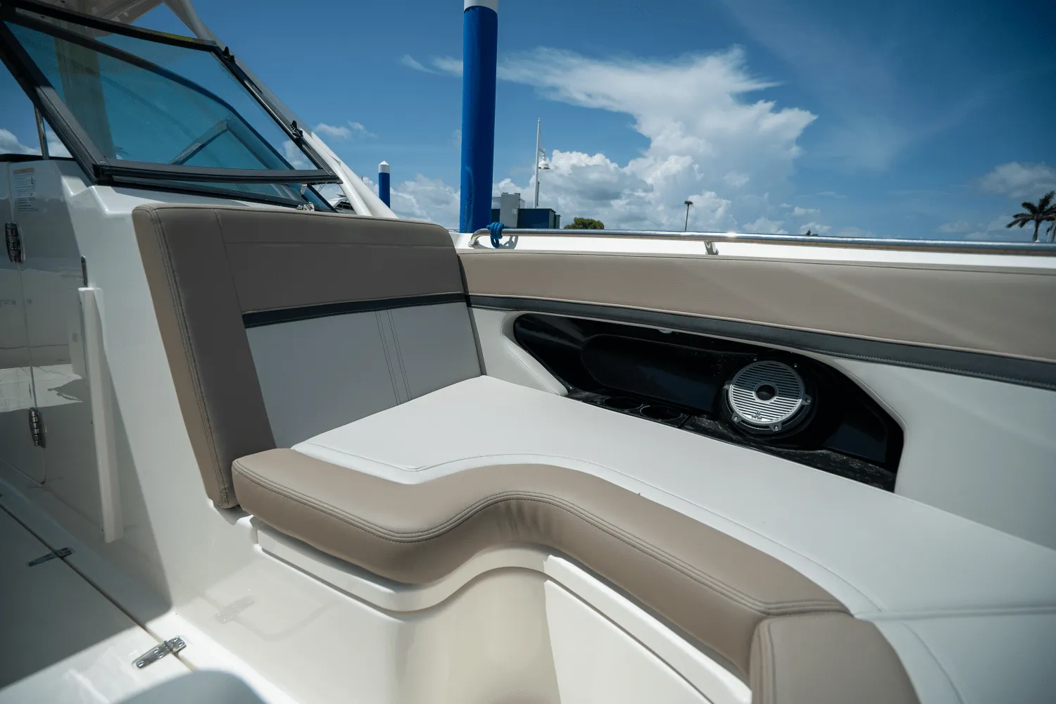 2025 Boston Whaler 240 Vantage Image Thumbnail #19