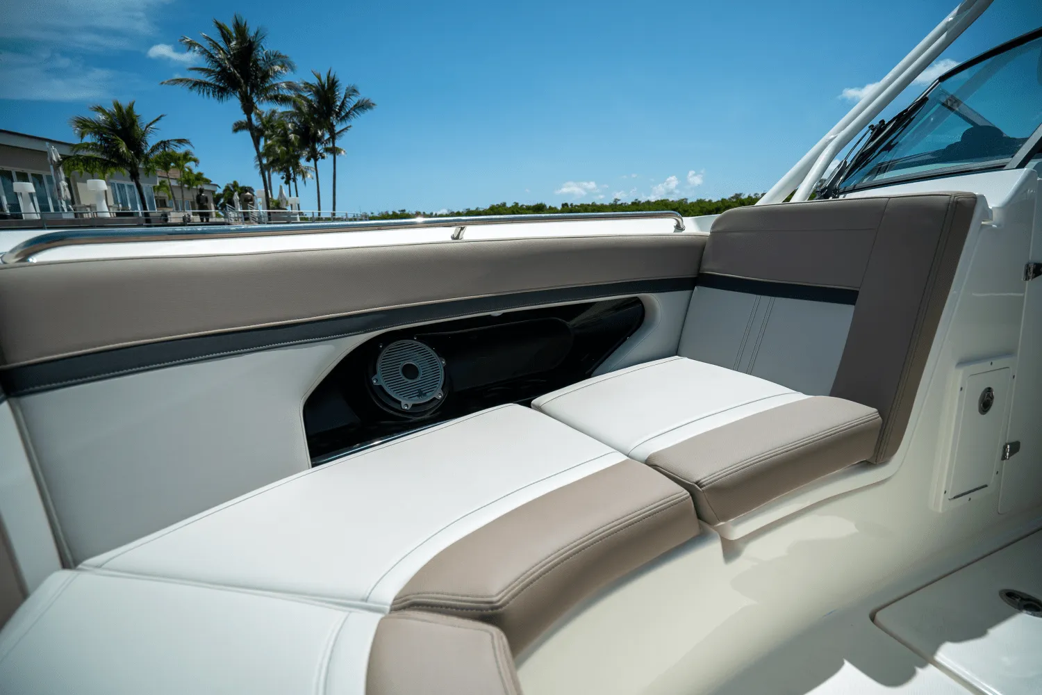 2025 Boston Whaler 240 Vantage Image Thumbnail #20