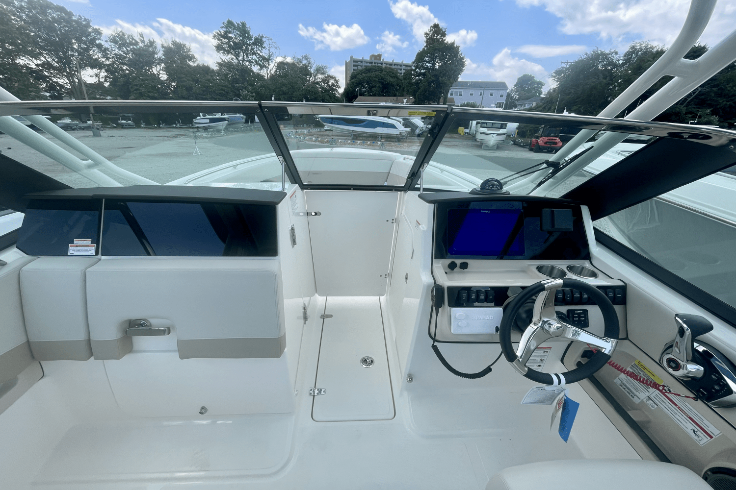 2025 Boston Whaler 240 Vantage Image Thumbnail #19