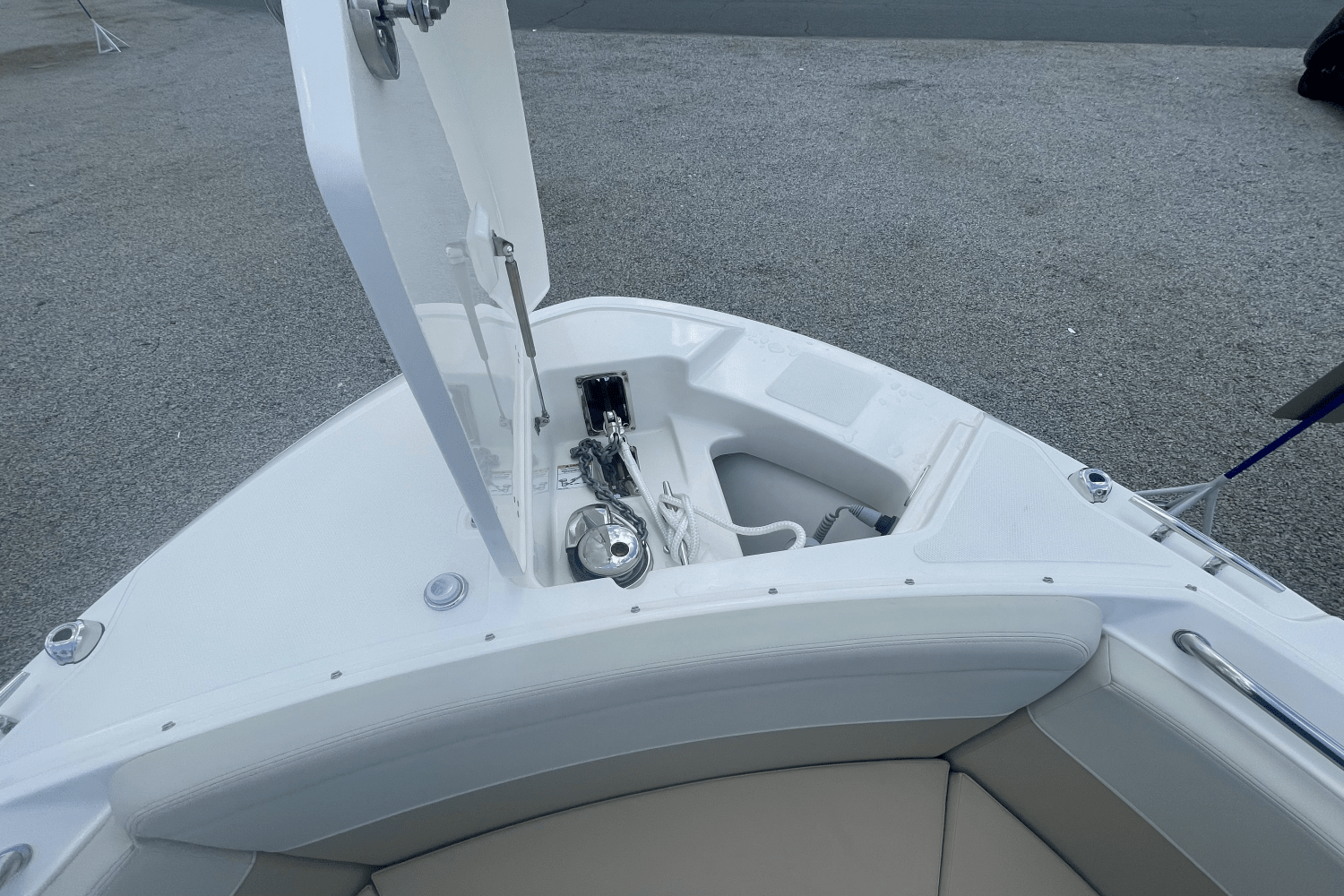 2025 Boston Whaler 240 Vantage Image Thumbnail #28