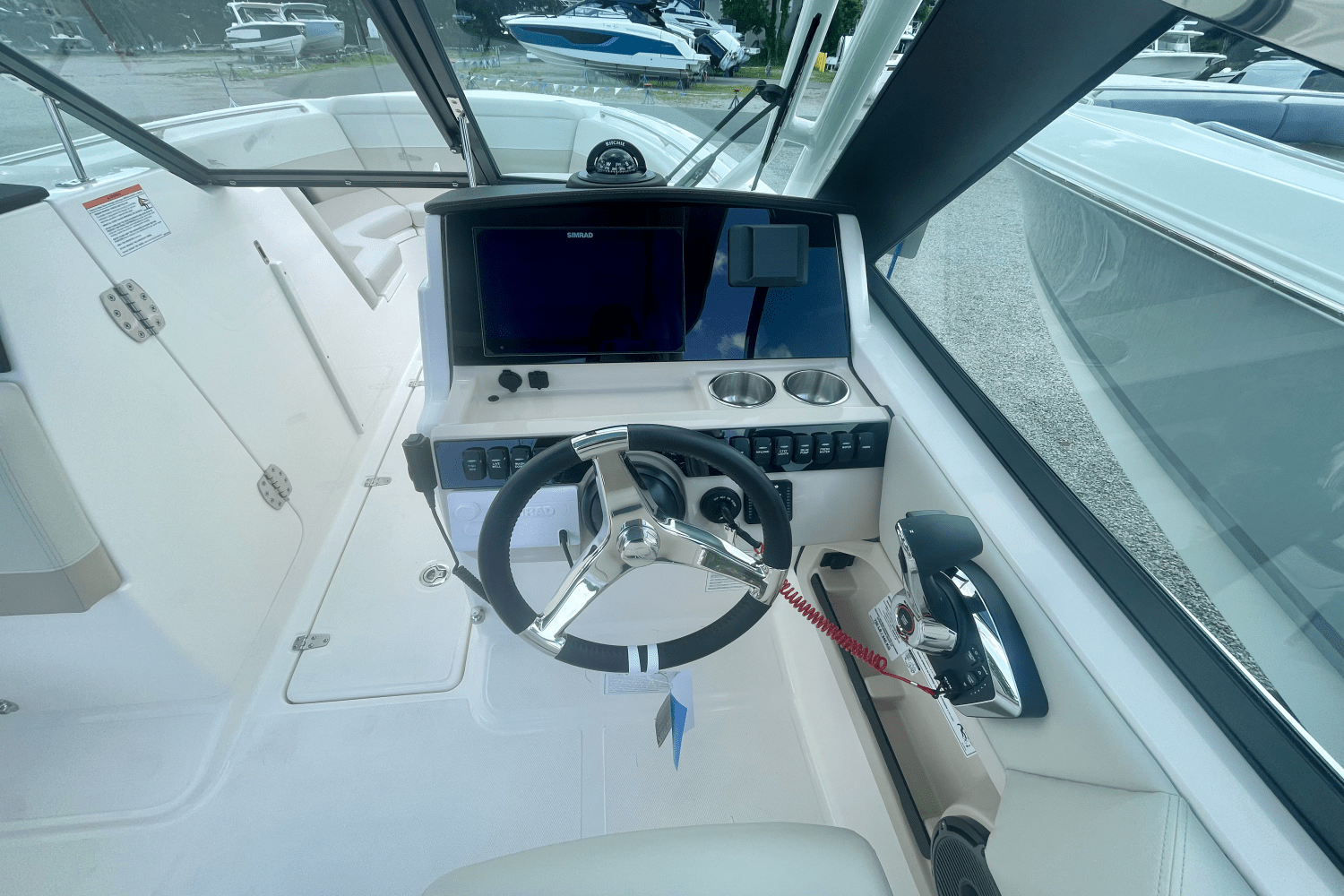 2025 Boston Whaler 240 Vantage Image Thumbnail #15