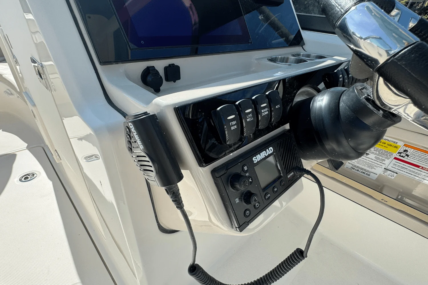 2026 Boston Whaler 240 Vantage Image Thumbnail #17