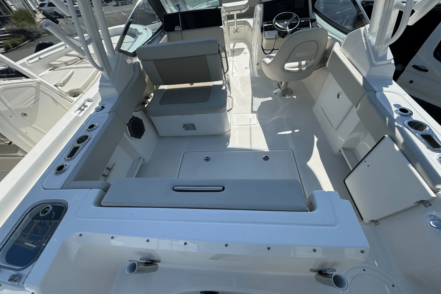 2026 Boston Whaler 240 Vantage Image Thumbnail #4