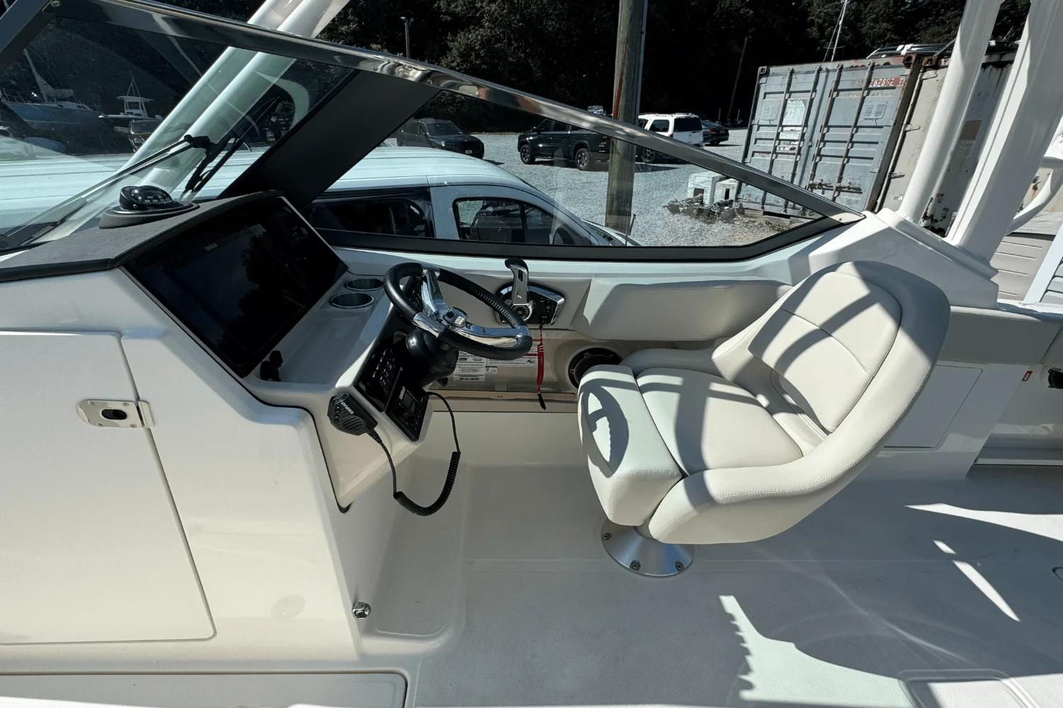 2026 Boston Whaler 240 Vantage Image Thumbnail #15