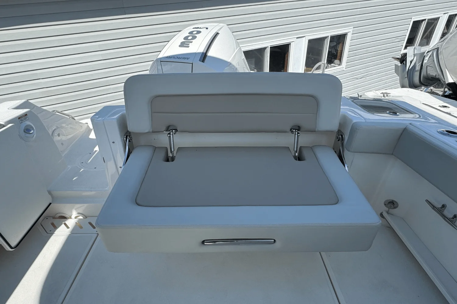 2026 Boston Whaler 240 Vantage Image Thumbnail #8