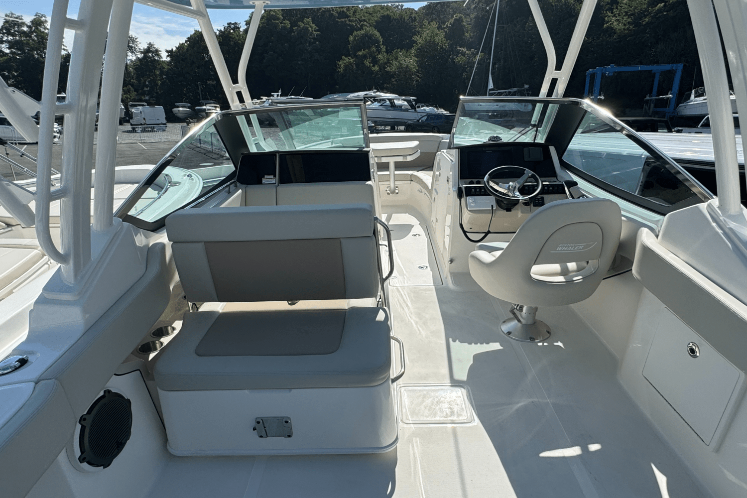 2026 Boston Whaler 240 Vantage Image Thumbnail #7