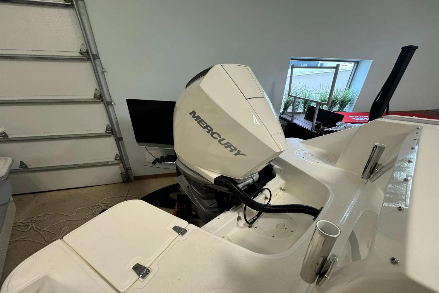 2026 Boston Whaler 240 Vantage Image Thumbnail #3