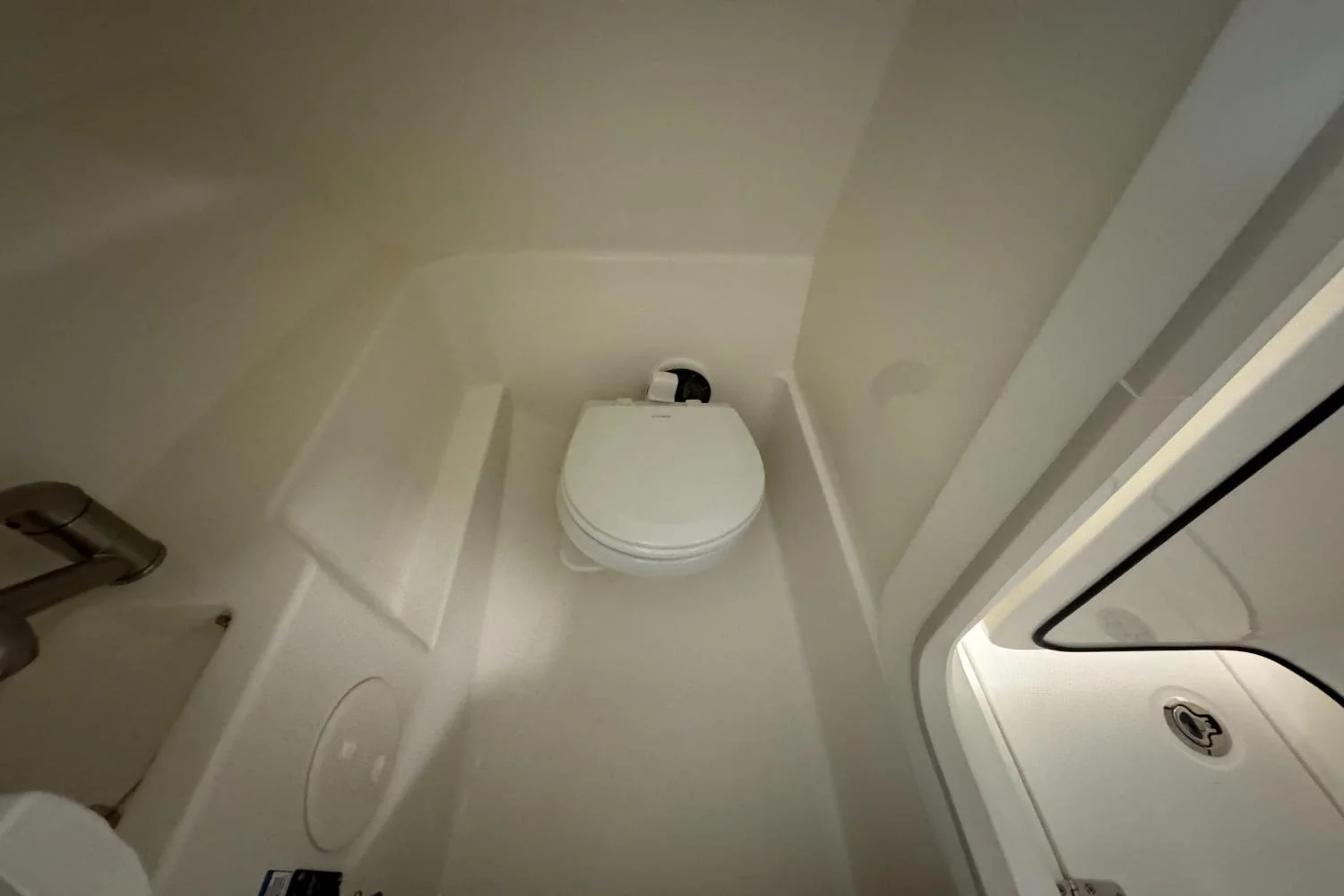 2026 Boston Whaler 240 Vantage Image Thumbnail #21