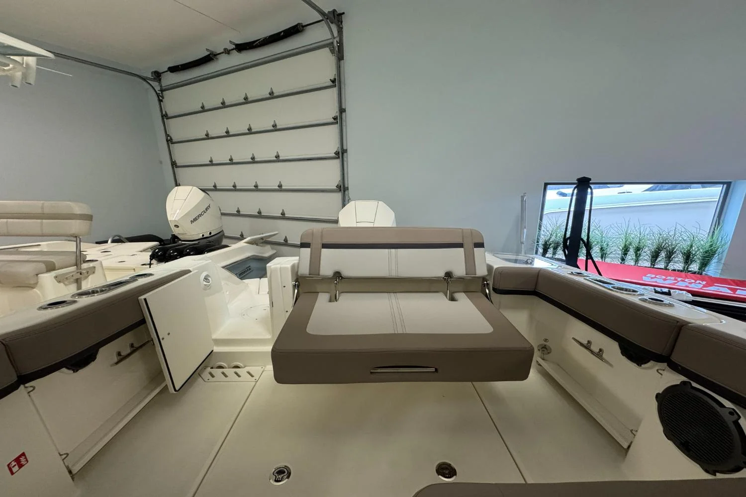 2026 Boston Whaler 240 Vantage Image Thumbnail #9