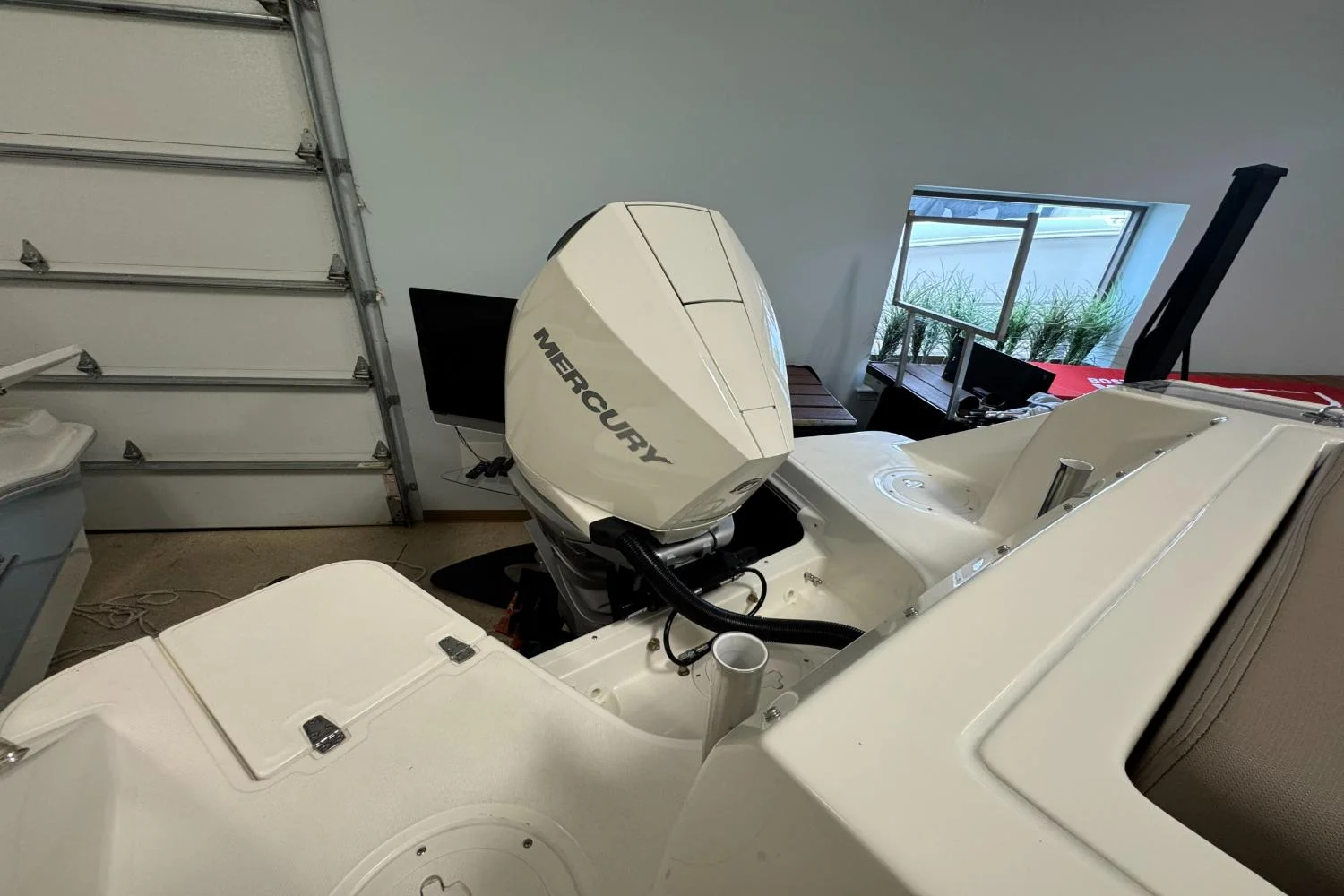 2026 Boston Whaler 240 Vantage Image Thumbnail #5