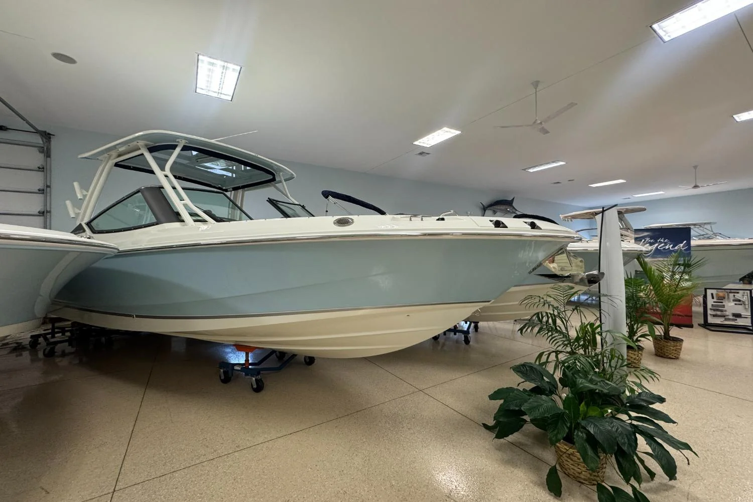 2026 Boston Whaler 240 Vantage Image Thumbnail #2