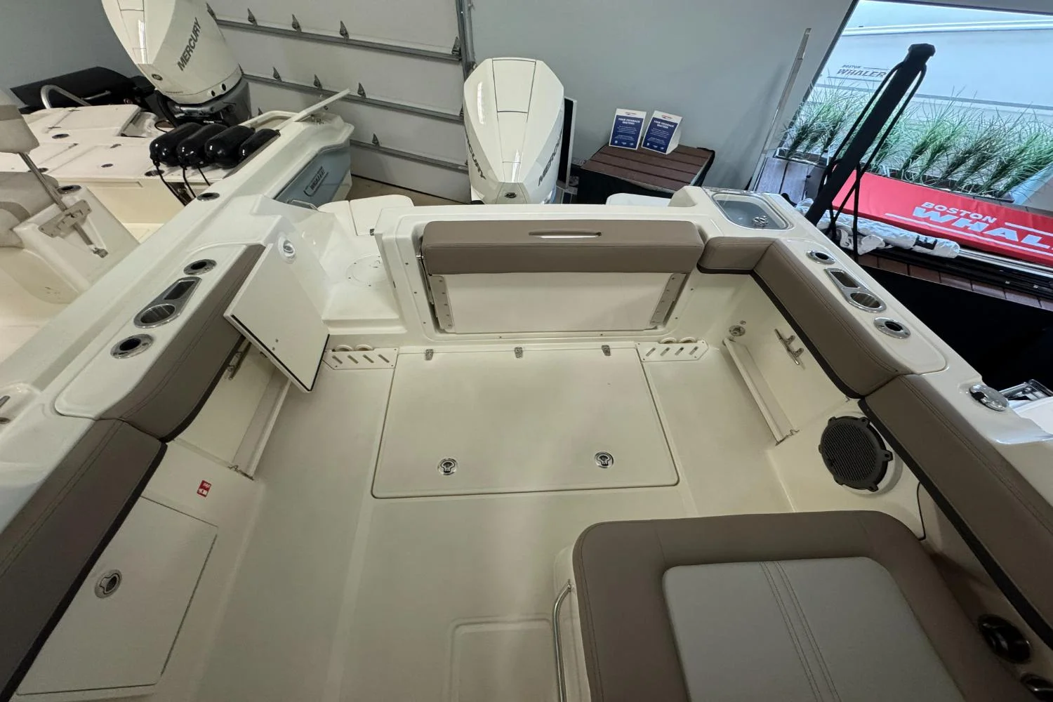 2026 Boston Whaler 240 Vantage Image Thumbnail #7