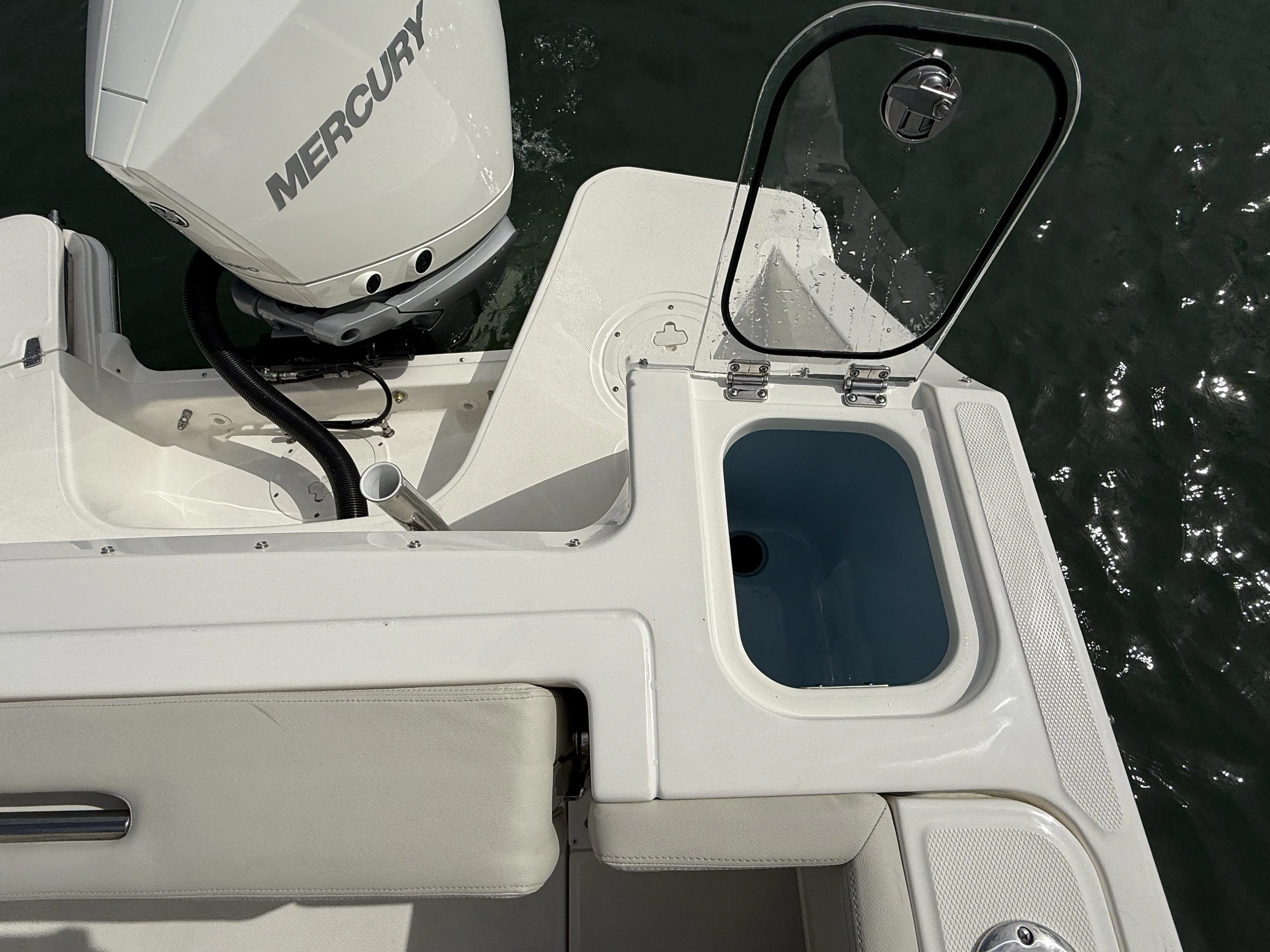 2026 Boston Whaler 240 Vantage Image Thumbnail #5