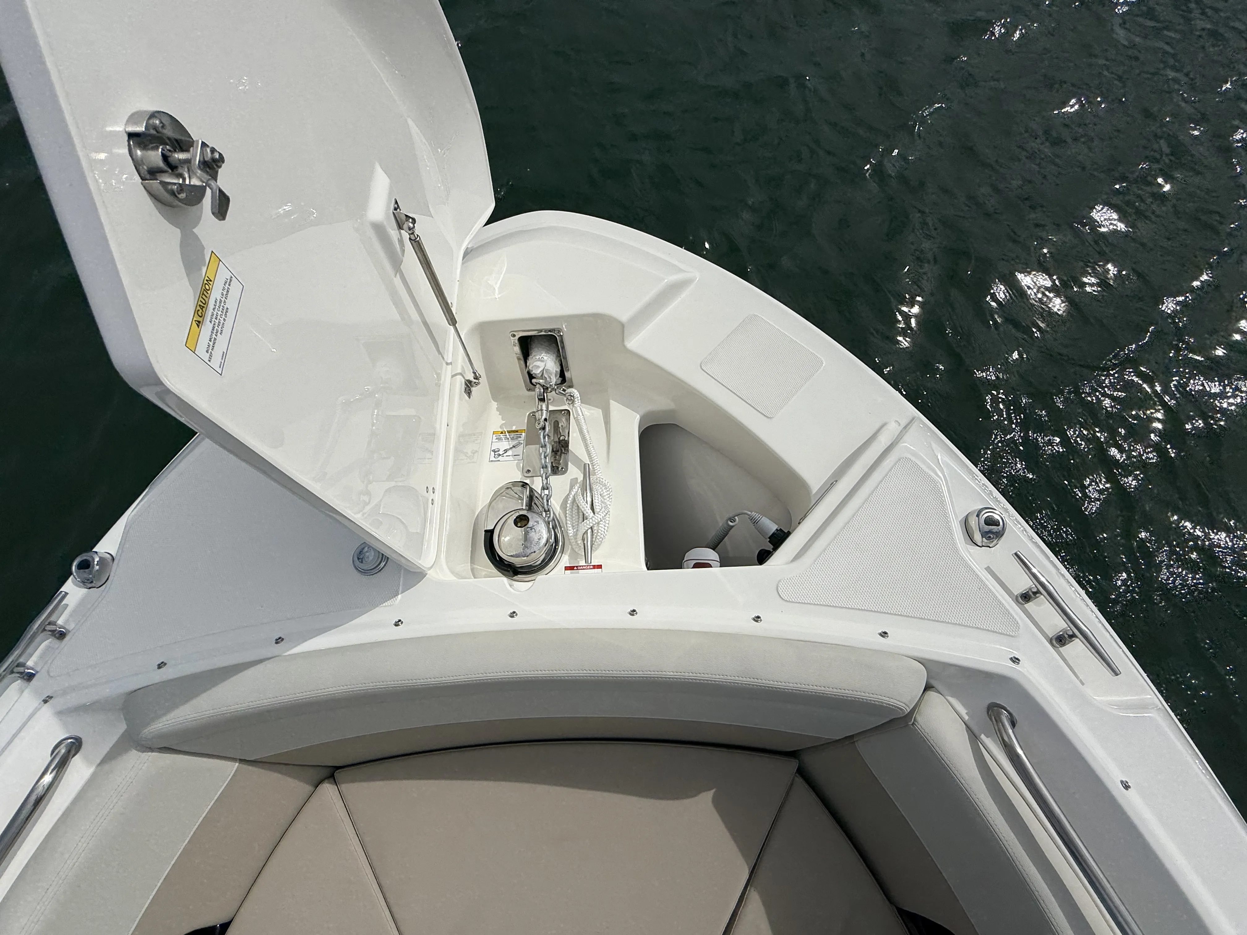 2026 Boston Whaler 240 Vantage Image Thumbnail #15