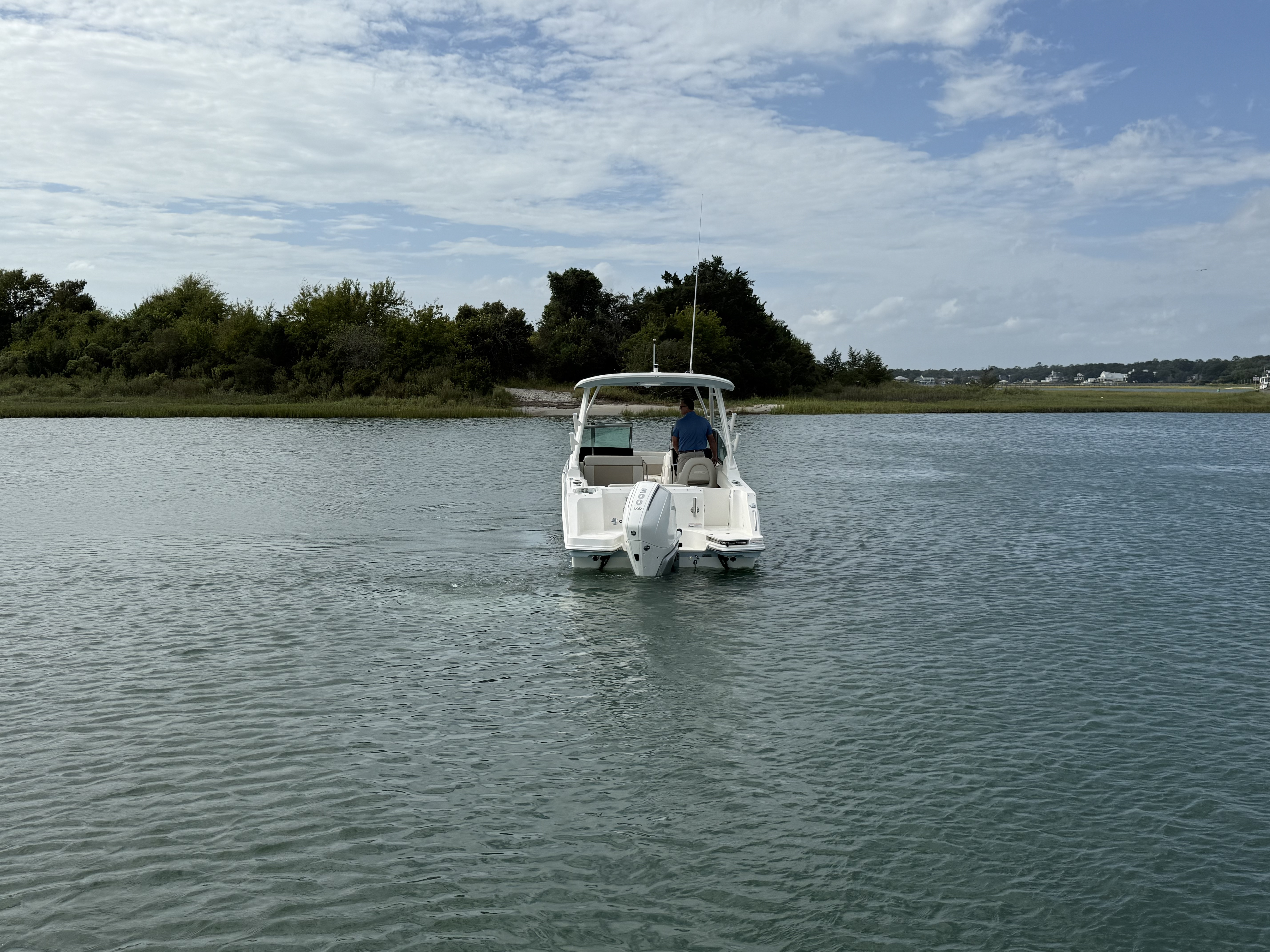2026 Boston Whaler 240 Vantage Image Thumbnail #2