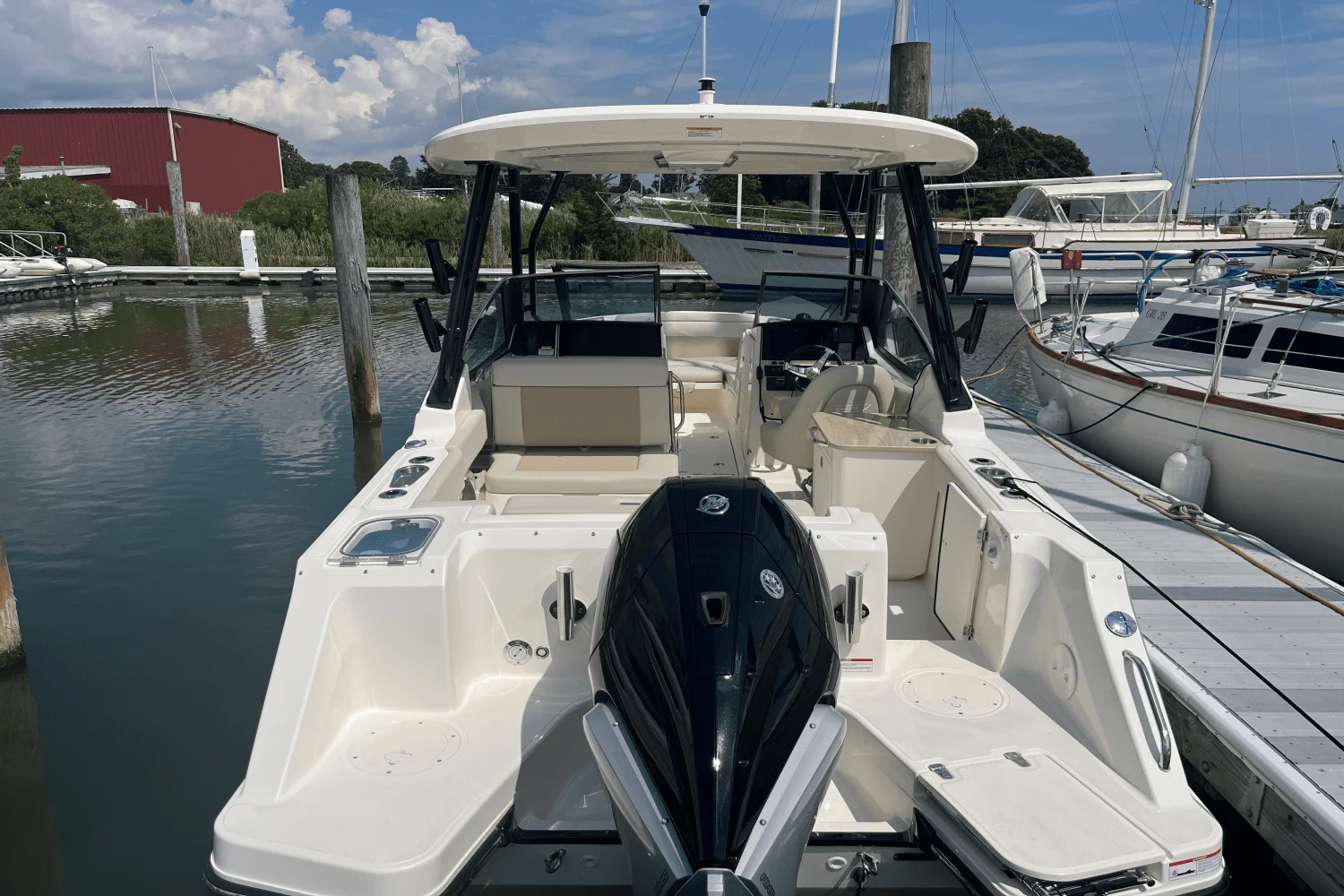 2026 Boston Whaler 240 Vantage Image Thumbnail #1