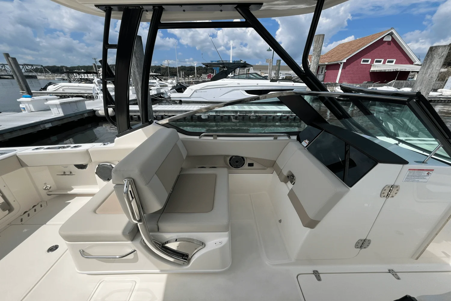 2026 Boston Whaler 240 Vantage Image Thumbnail #5