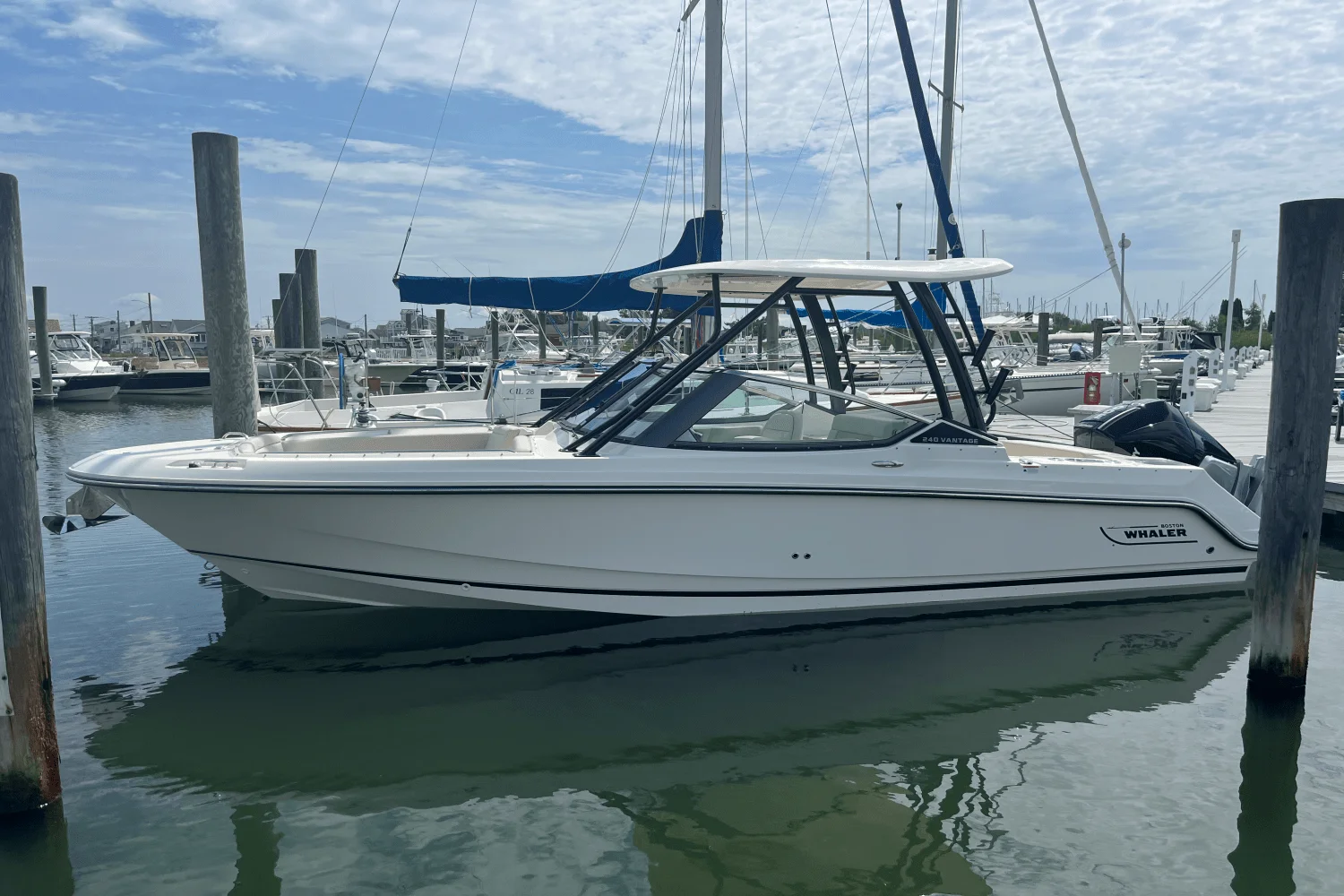 2026 Boston Whaler 240 Vantage Image Thumbnail #15