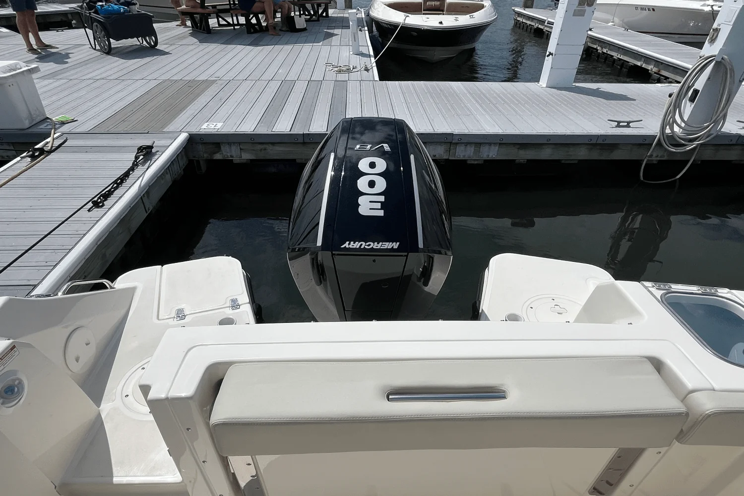 2026 Boston Whaler 240 Vantage Image Thumbnail #3