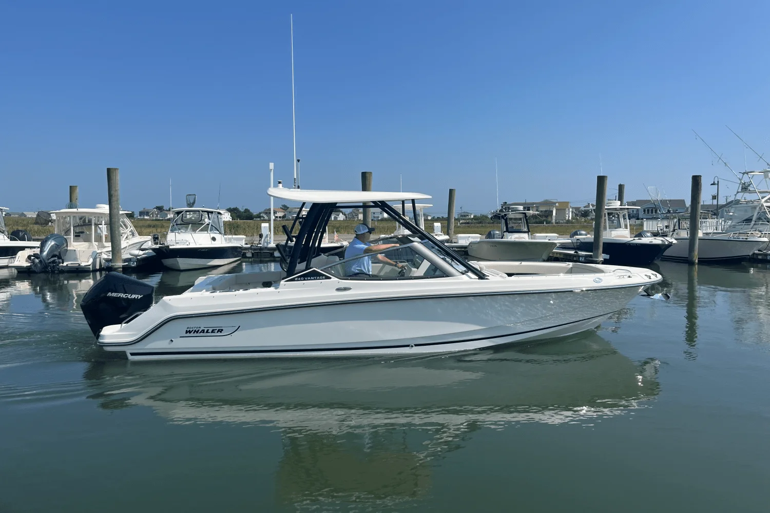 2026 Boston Whaler 240 Vantage Image Thumbnail #0