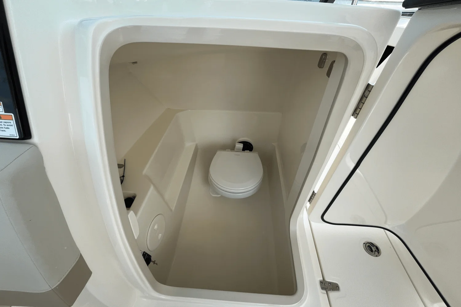 2026 Boston Whaler 240 Vantage Image Thumbnail #10