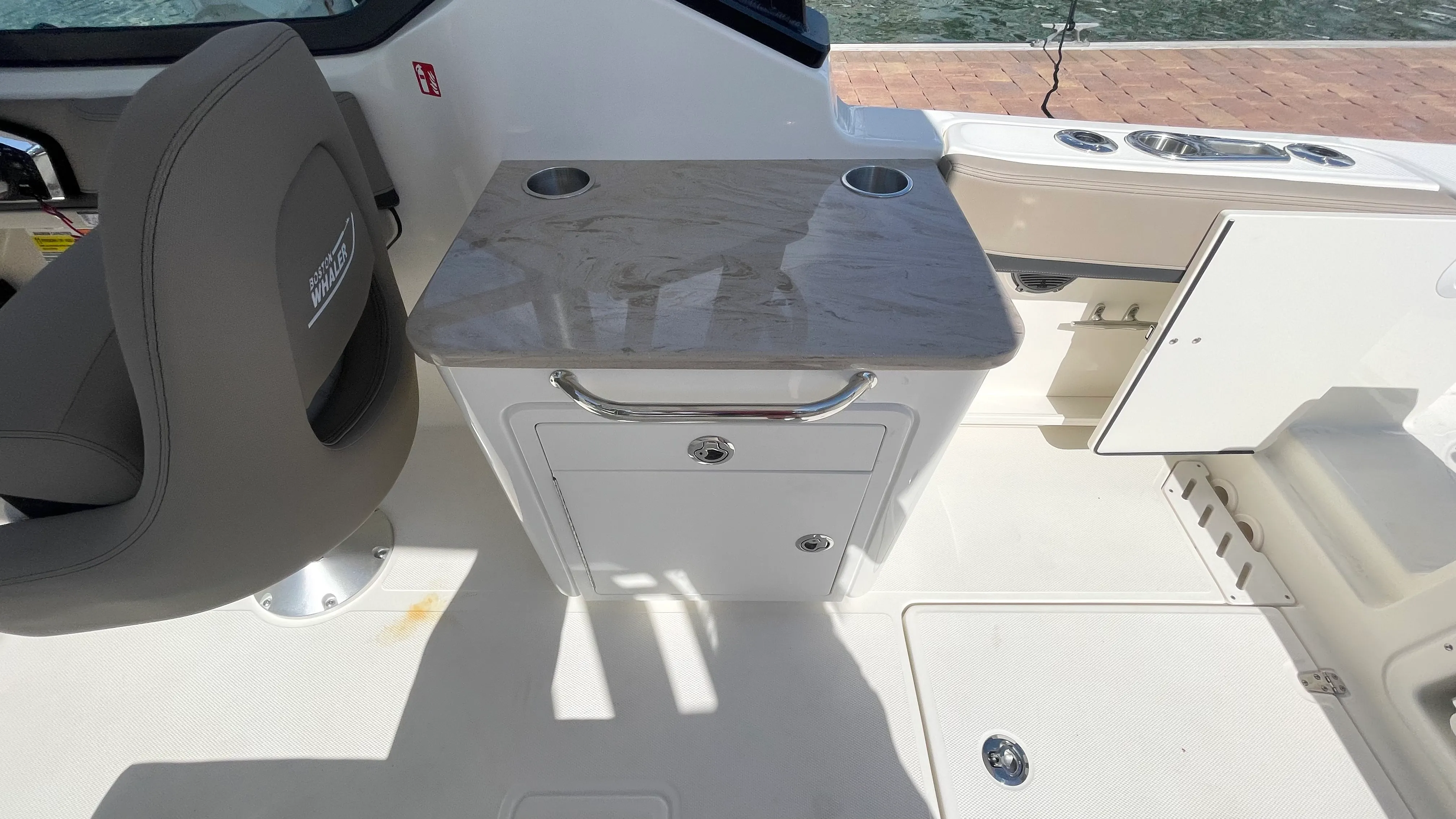 2026 Boston Whaler 240 Vantage Image Thumbnail #10